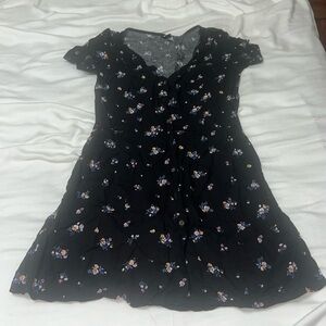 Divided H&M dress shirt top short sleeve button black floral dress size 4
